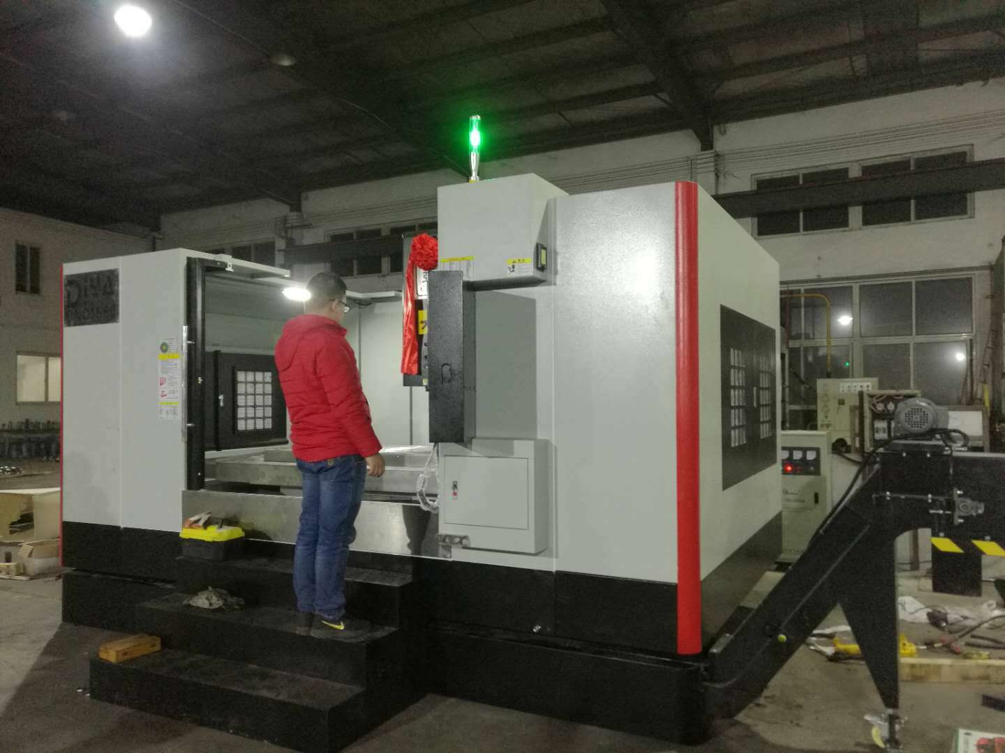 CNC1890加工中心两台